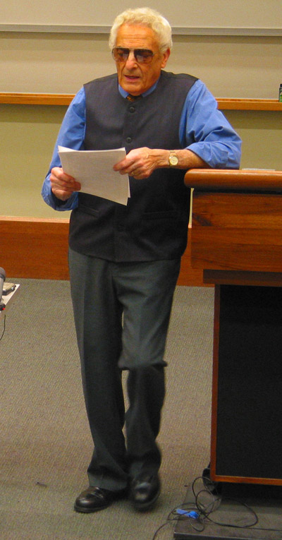 A. James Gregor fotka
