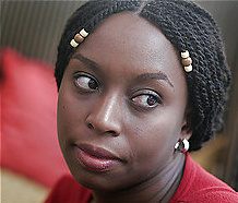 Chi­ma­man­da Ngo­zi Adi­chie fotka