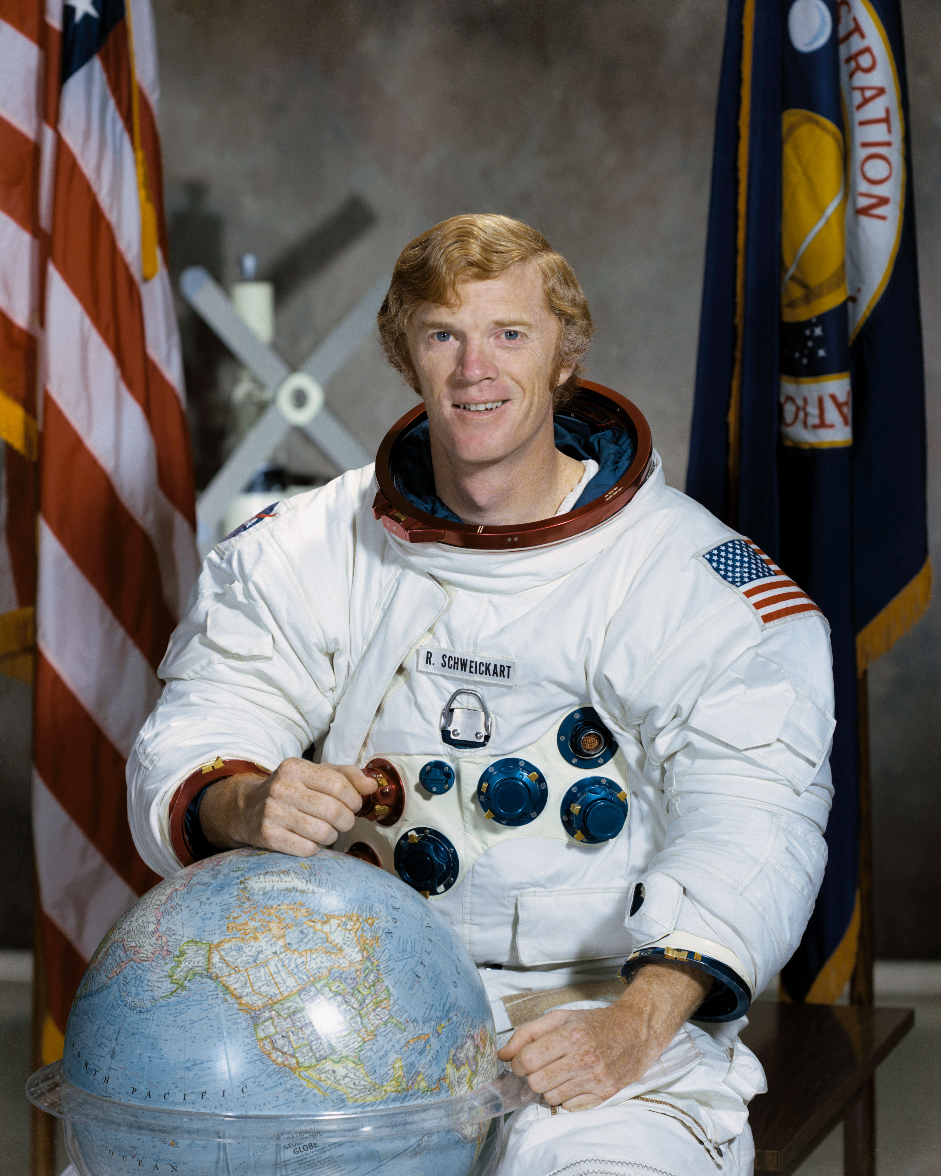 Russell Louis Schweickart fotka